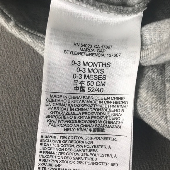 BabyGap quilted sleeveless one piece 0-3 months. - Picture 5 of 5